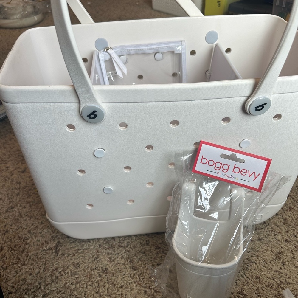 White Bogg Bag XL with cup holder